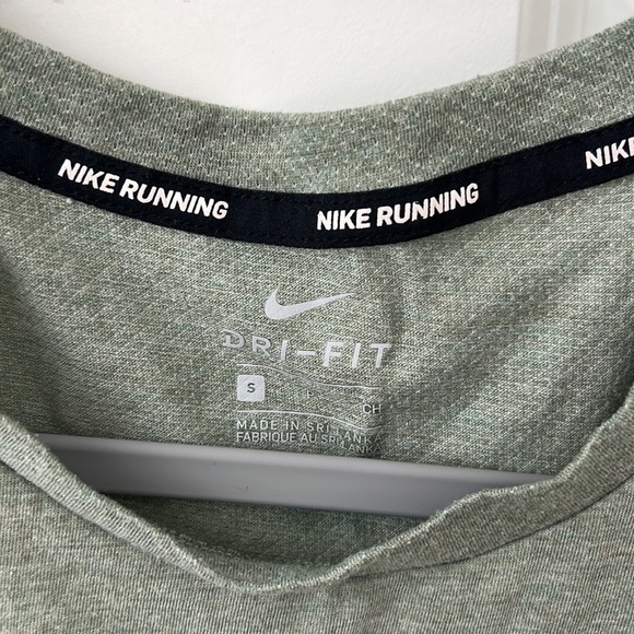 Nike Dri-Fit women’s green running tank - Picture 2 of 3